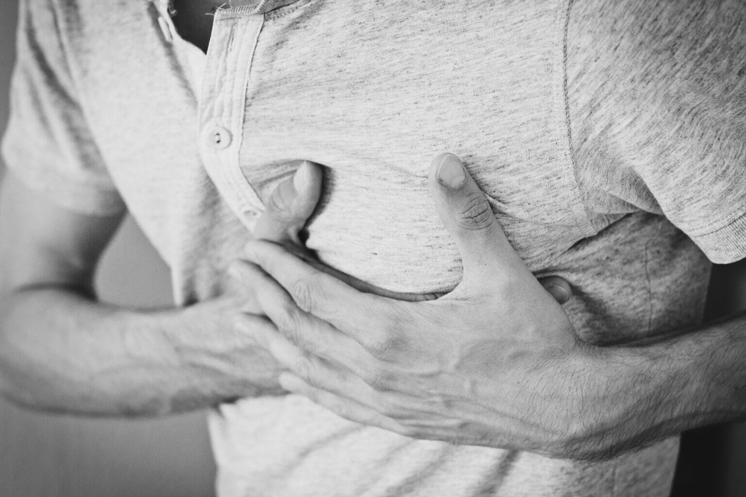 what-causes-burning-pain-in-the-chest-back